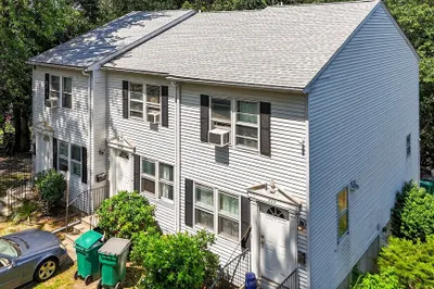 208 Plymouth St 1