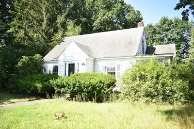 28 Thompson Rd 1