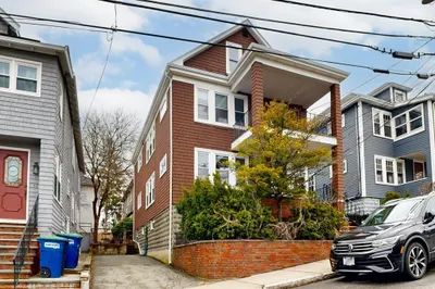 11 Sterling St