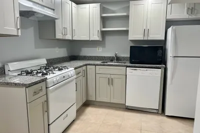709 Hammond St #1