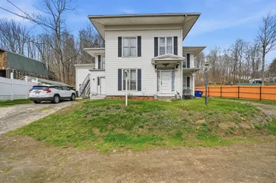 1104 Main St 1