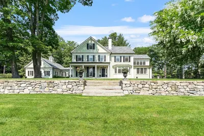 76 Red Coat Ln