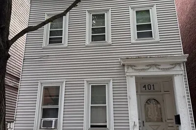 401 W 4th St 1