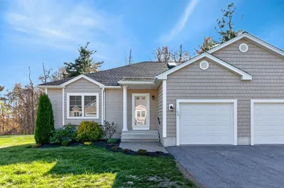 36 Village Rd #36
