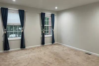15 Young St #7 1