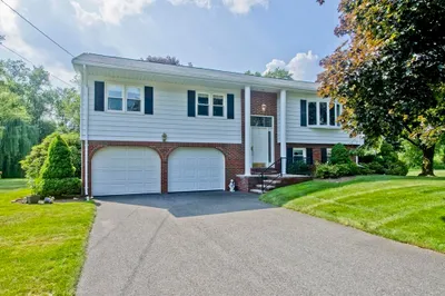 10 Old Carriage Dr 1
