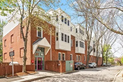 218 Thorndike St #103