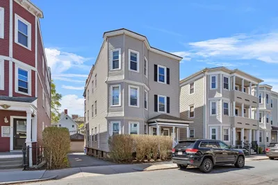 6 Bellflower St #1