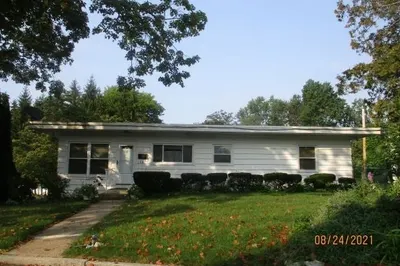 174 Wellington St