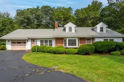 31 Pine Hill Rd