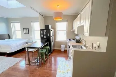 1411 Commonwealth Ave #504