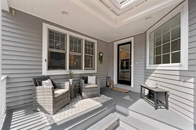 1141 Main St 1