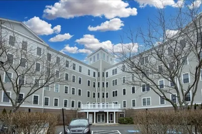 8 Crowninshield St #210