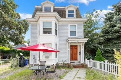 561r E. Sixth St #3