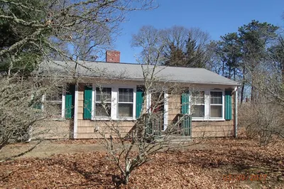 66 Beach Rd