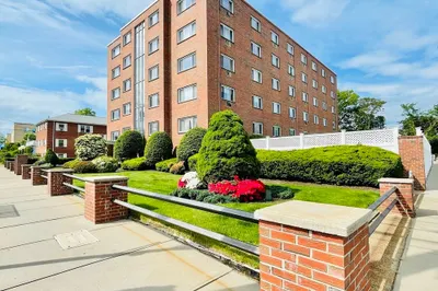 215 Massachusetts Ave #19