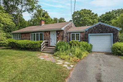 56 Lakemans Lane