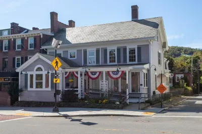886 Main Street #1