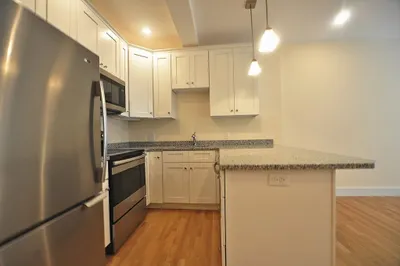 877 Beacon St #8