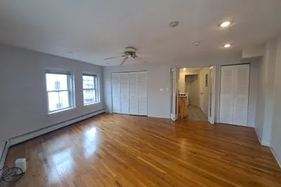 21 Moon Street #11 1