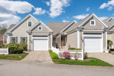 4 Amberwood Court #212 1