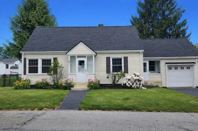 81 Hurd St