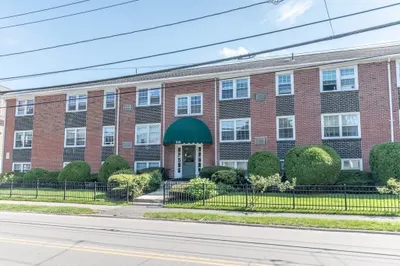 210 Hillside Ave #28