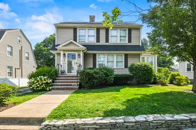 1316 Quincy Shore Drive 1