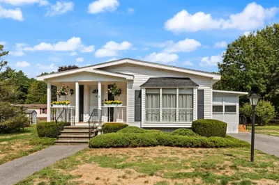 8 American Ave 1