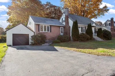 3 Glen View Rd