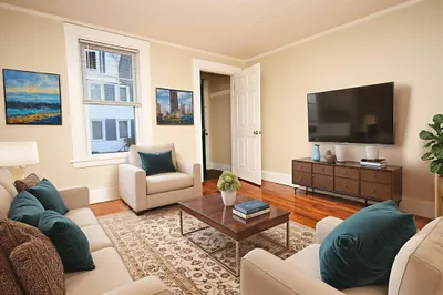 32 Sheppard Ave #32 1