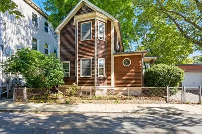 44 Newbern St