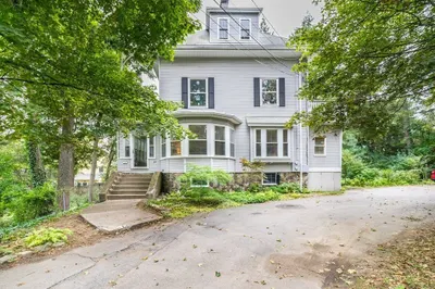 34 Jason St #1