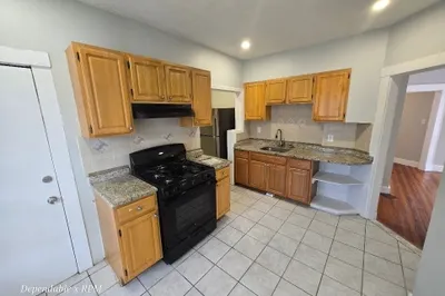 20 Maywood St #2L