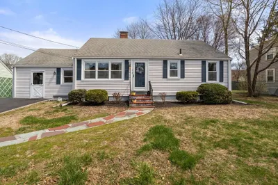 28 Saint Dennis Dr