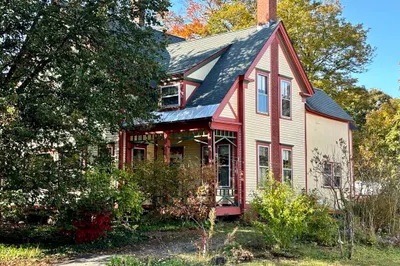 527 Main St 1