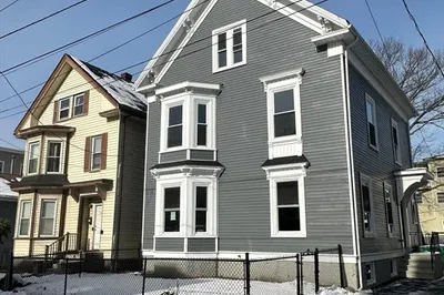 25 W Baltimore St 1