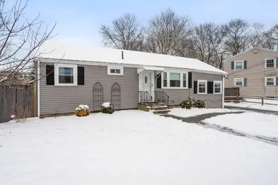 81 W Lake Dr
