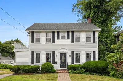 381 Baker Street 1
