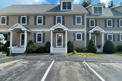 55 Williams St #202