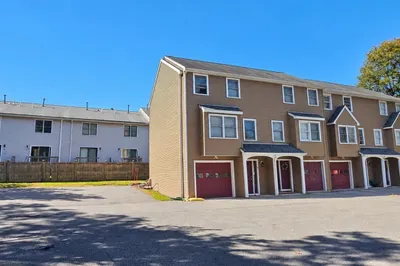 20 Angle St #10 1