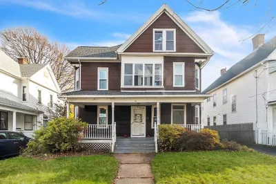 64 Waldo St 1