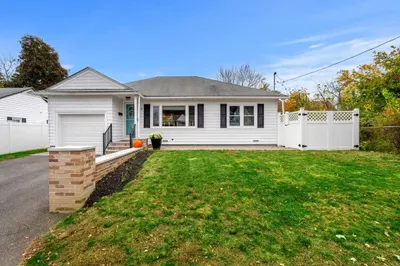 18 Weisner Pkwy 1