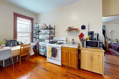 40 Mozart St #2