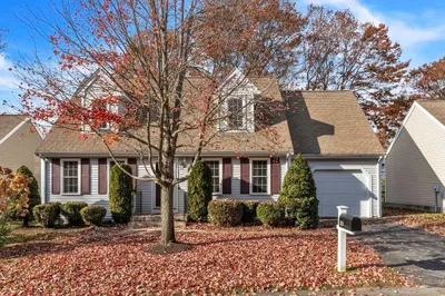 23 Brewster Rd #23