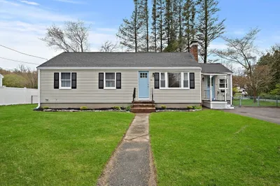 24 Leslie Avenue 1