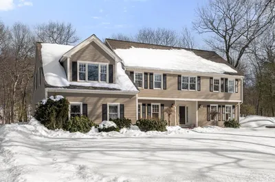 48 Algonquian Dr
