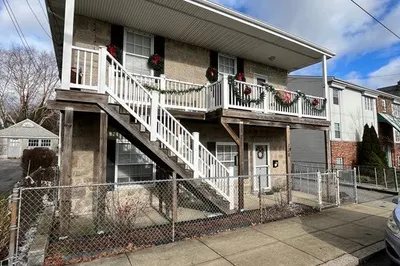 138 Beattie Street #1 1