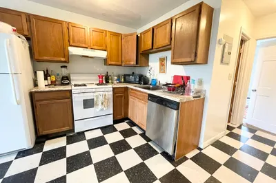 96 Hammond Street #4 1