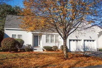 8 Cranberry Ln #8 1